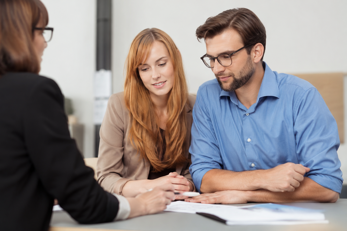 Team bespricht ITSM und ESM Software für Versicherungen und Sozialversicherungen
