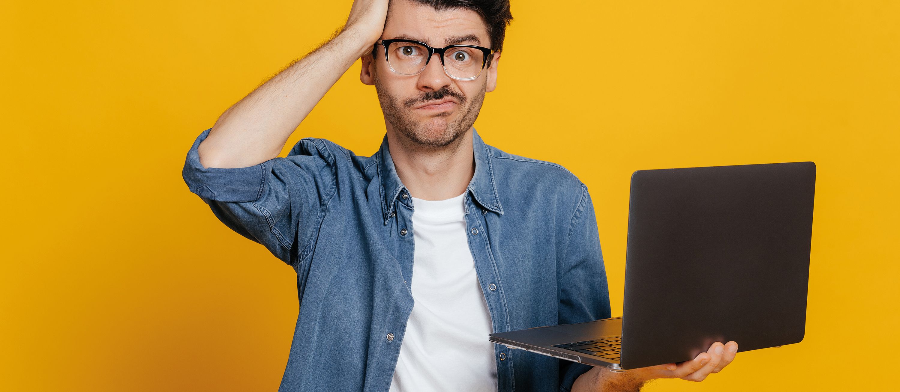 Support Mitarbeiter ist nicht happy ohne Reporting im ITSM Tool Support Mitarbeiter ist nicht happy ohne Reporting im ITSM Tool